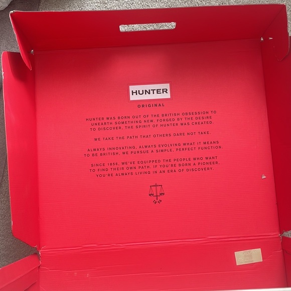 Furry winter snow boots - size 8 run a little sm, brand new never worn, Hunter - Picture 11 of 12